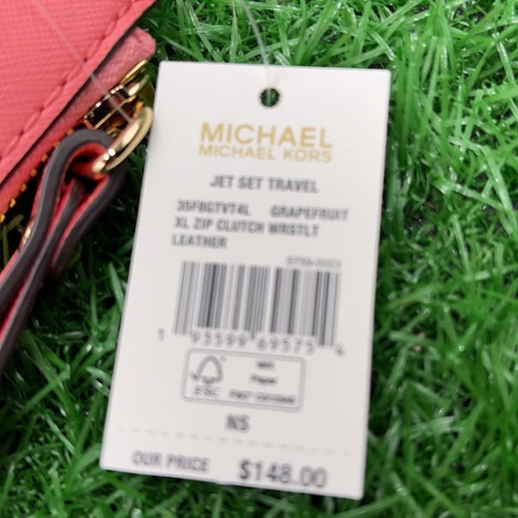 Michael Kors Jet Set Travel XL Zip Clutch Wristlet - Picture 14 of 16